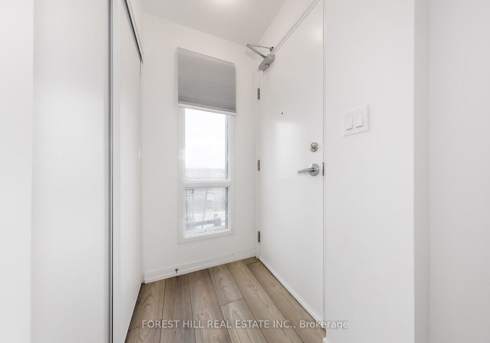18-lytham-green-circle-newmarket-ontario-n13014346