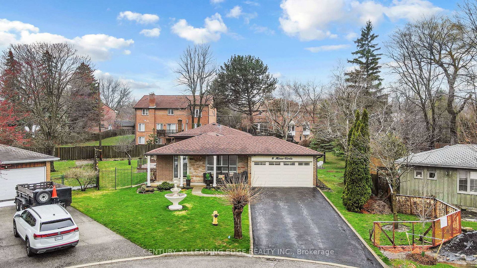 8-miner-circle-markham-ontario-n13014516