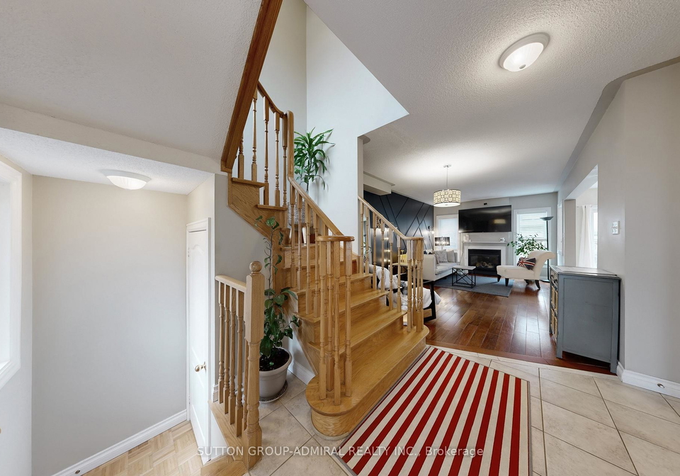 80-walkview-crescent-richmond-hill-ontario-n13014956
