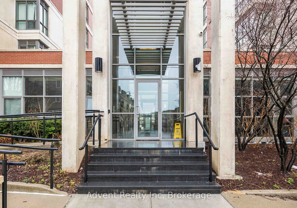 1-upper-duke-crescent-markham-ontario-n13015390