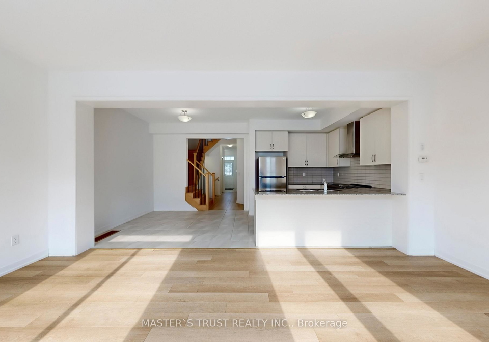 208-harding-park-street-newmarket-ontario-n13016452