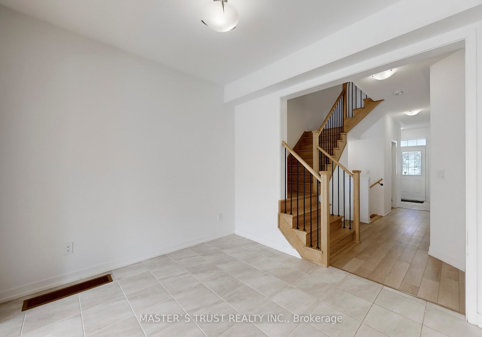 208-harding-park-street-newmarket-ontario-n13016452