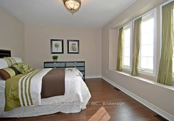 1bdr119-alamo-heights-drive-richmond-hill-ontario-n13017522