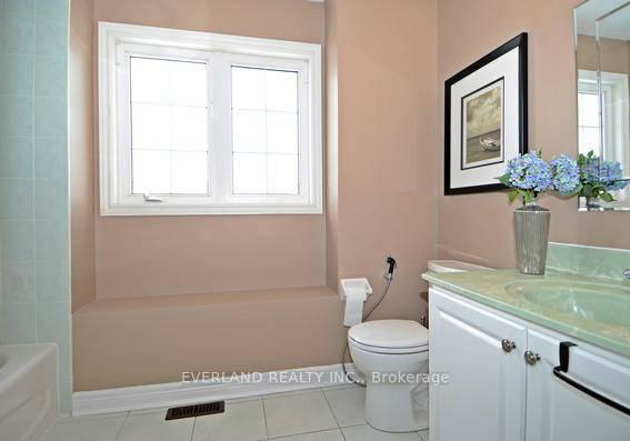1bdr119-alamo-heights-drive-richmond-hill-ontario-n13017522