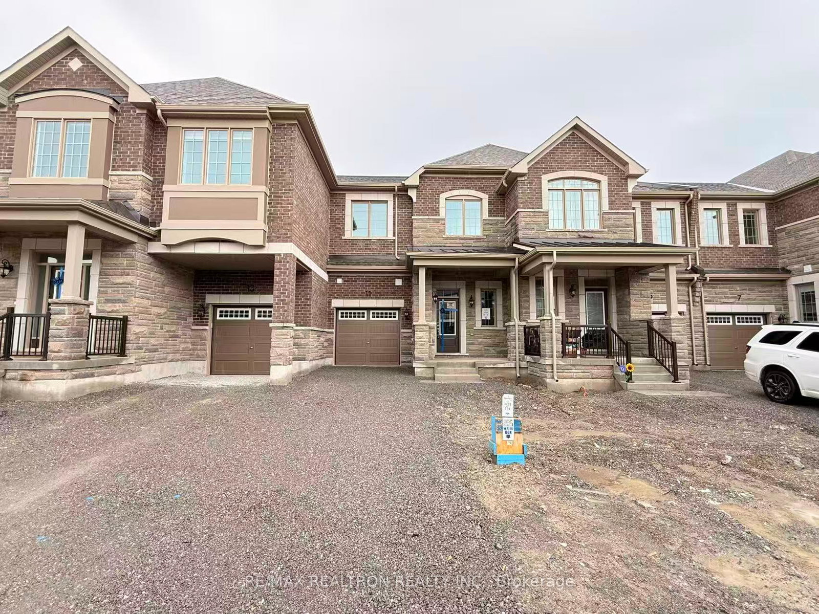 11-moss-drive-markham-ontario-n13017902