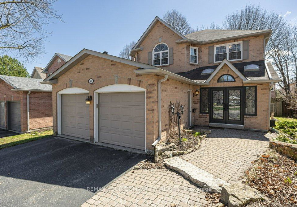 21-millbrook-gate-markham-ontario-n13019362