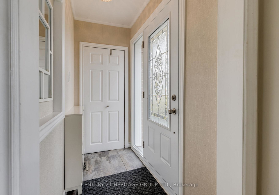 69-lindsay-avenue-newmarket-ontario-n13019774