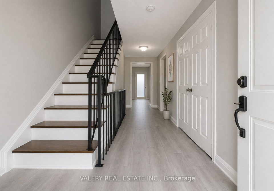 25-romfield-circuit-markham-ontario-n13019994