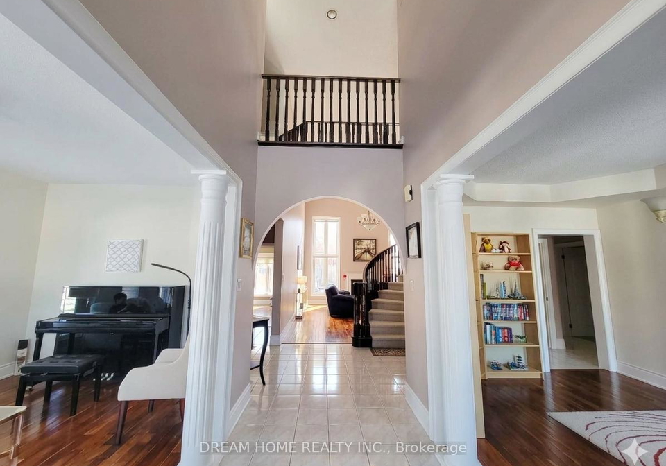 735-foxcroft-boulevard-newmarket-ontario-n13020674
