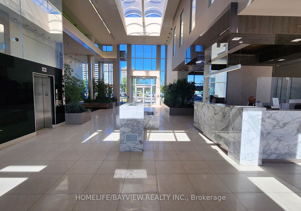 9600-yonge-street-richmond-hill-ontario-n13021062