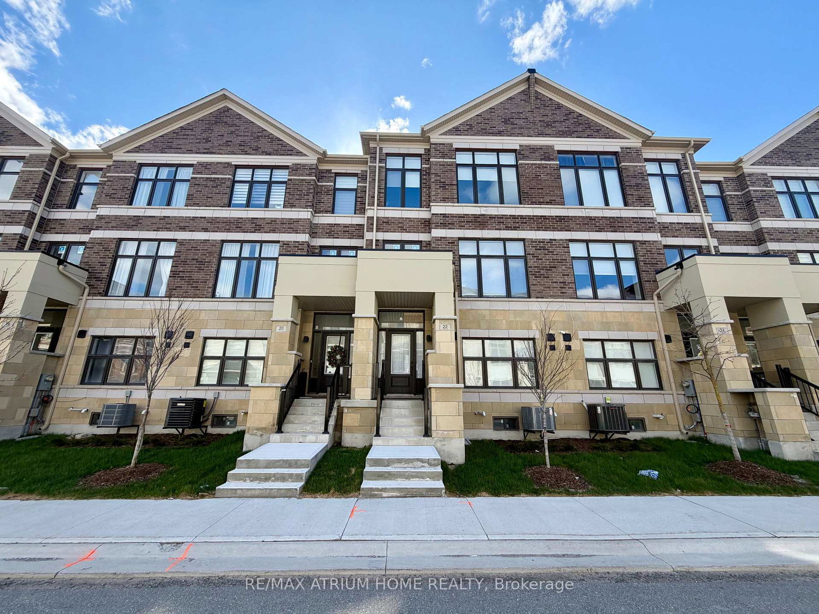 22-kahshe-lane-richmond-hill-ontario-n13023216