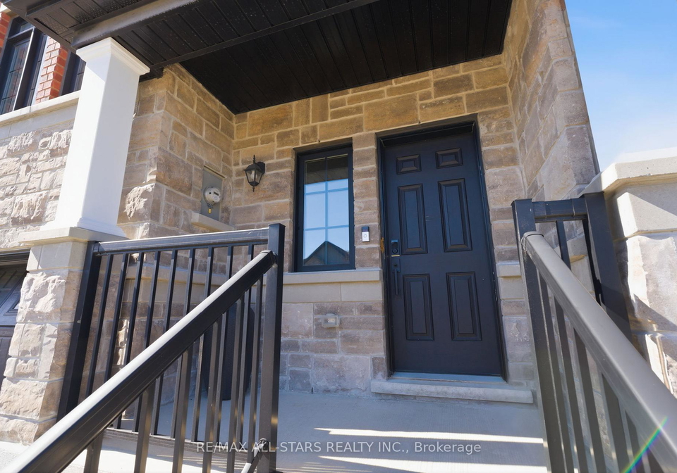 7-gord-matthews-way-uxbridge-ontario-n13023654