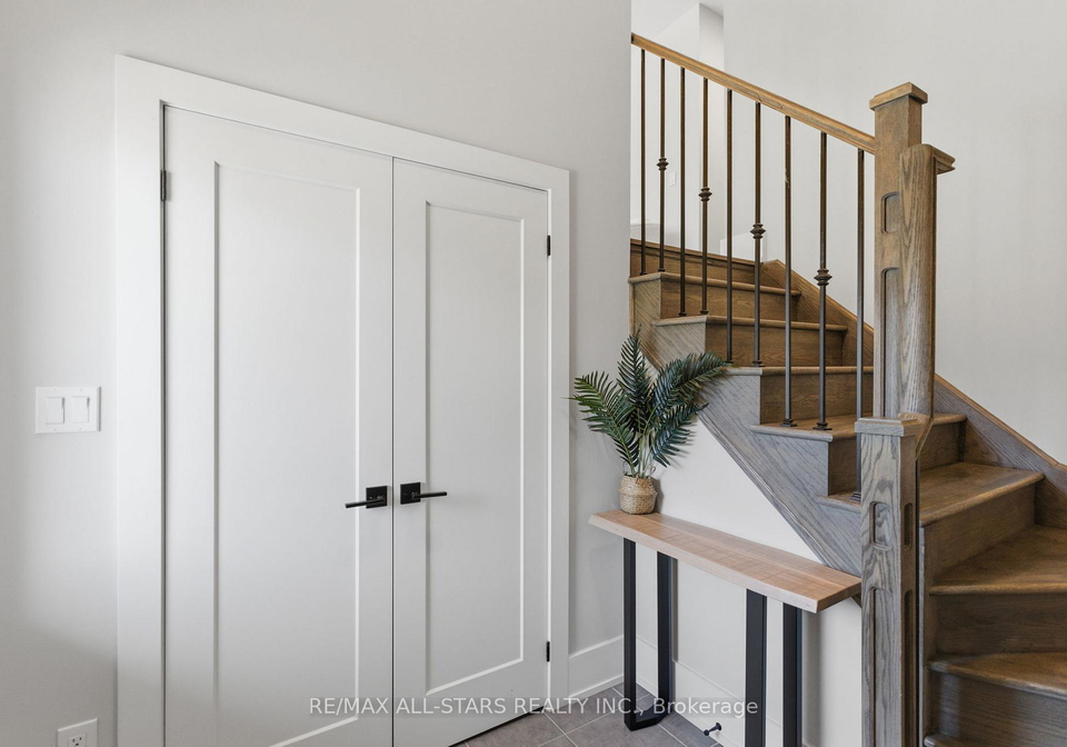 7-gord-matthews-way-uxbridge-ontario-n13023654