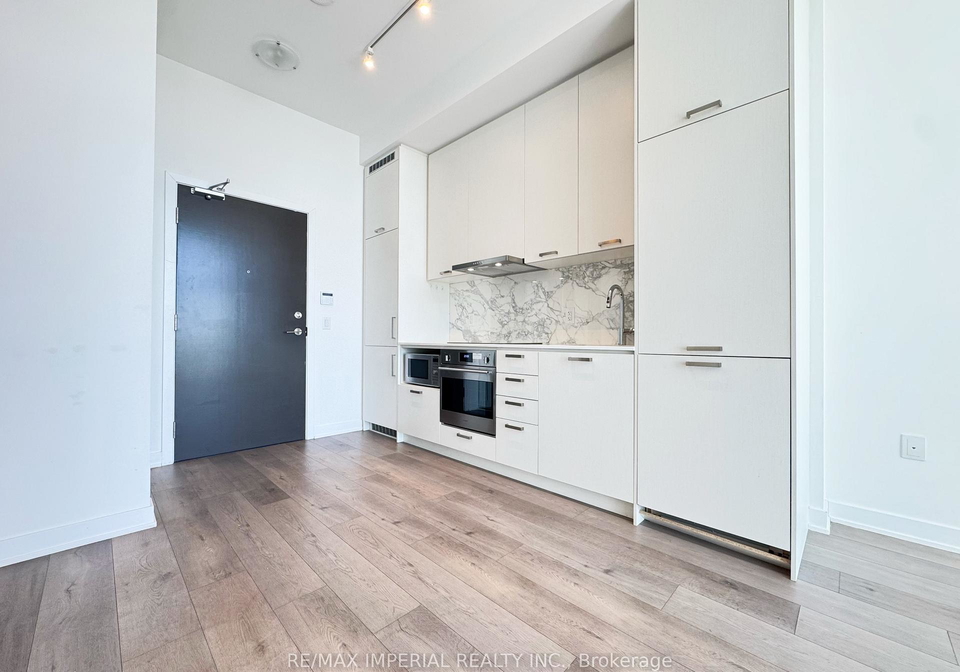 10-honeycrisp-crescent-vaughan-ontario-n13024064