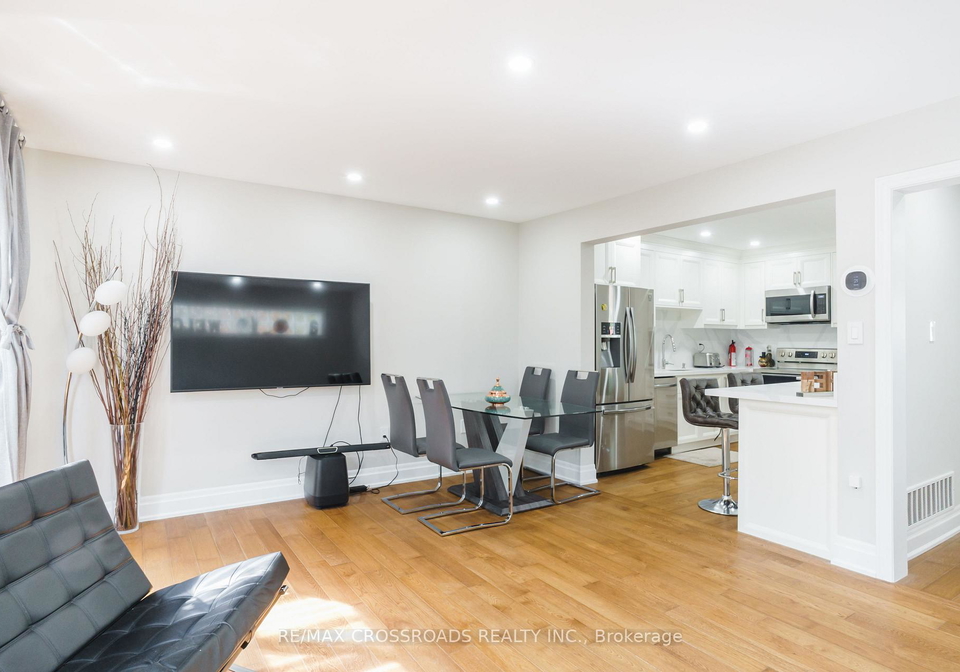 50-widdifield-avenue-newmarket-ontario-n13024710