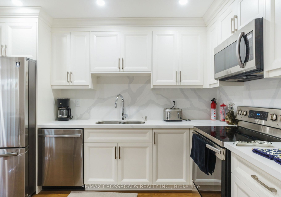 50-widdifield-avenue-newmarket-ontario-n13024710