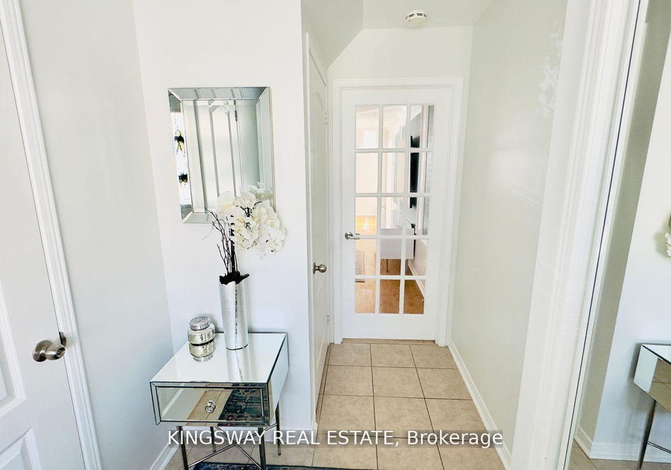 164-gail-parks-crescent-newmarket-ontario-n13026930