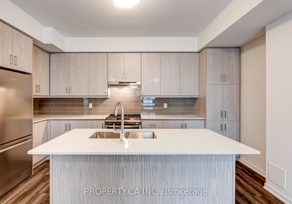 80-honeycrisp-crescent-vaughan-ontario-n13027696