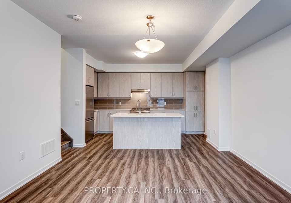 80-honeycrisp-crescent-vaughan-ontario-n13027696