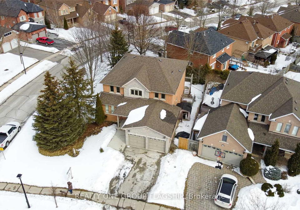 355-carruthers-avenue-newmarket-ontario-n13027714