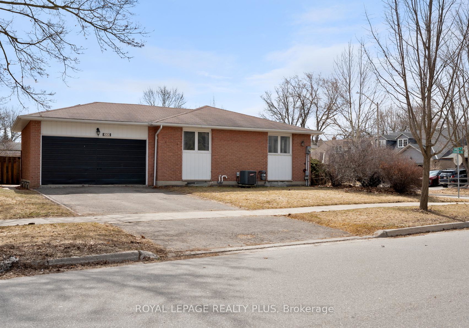 222-centre-street-w-richmond-hill-ontario-n13029358