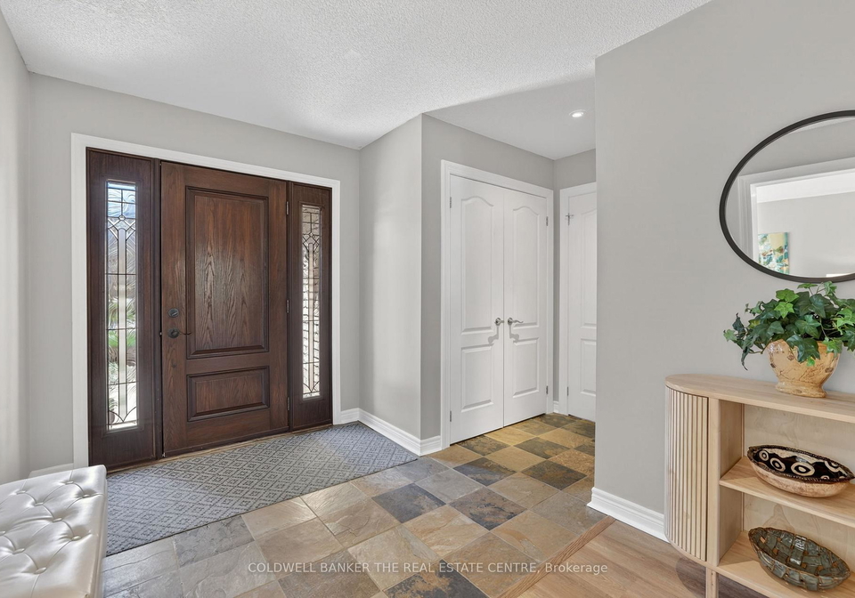 78-rhodes-circle-newmarket-ontario-n13029426