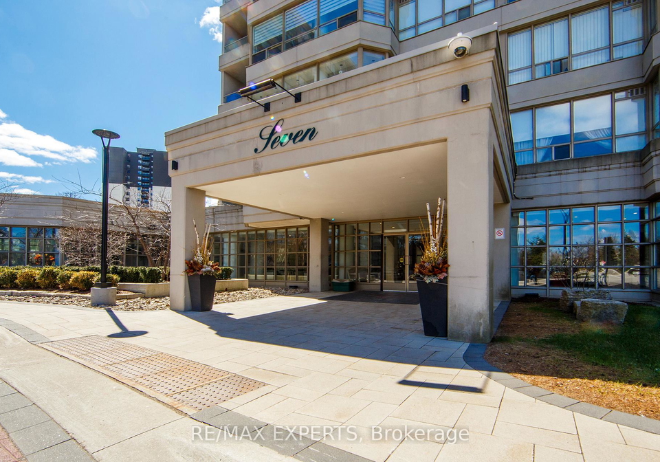 7-townsgate-drive-vaughan-ontario-n13030196