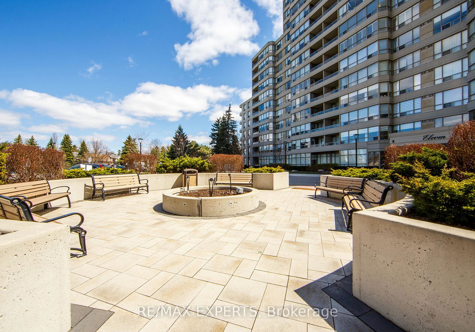 7-townsgate-drive-vaughan-ontario-n13030196