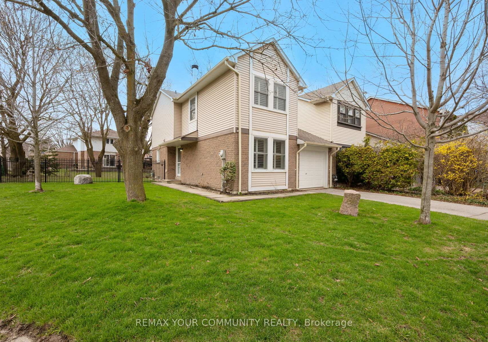 4-sandusky-crescent-aurora-ontario-n13030450