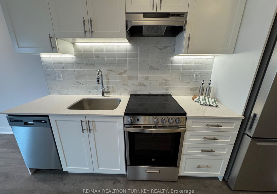 715-davis-drive-newmarket-ontario-n13032654
