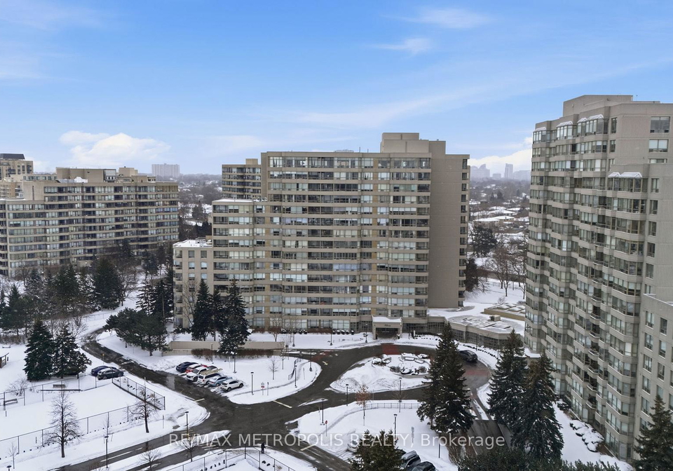 11-townsgate-drive-vaughan-ontario-n13033088