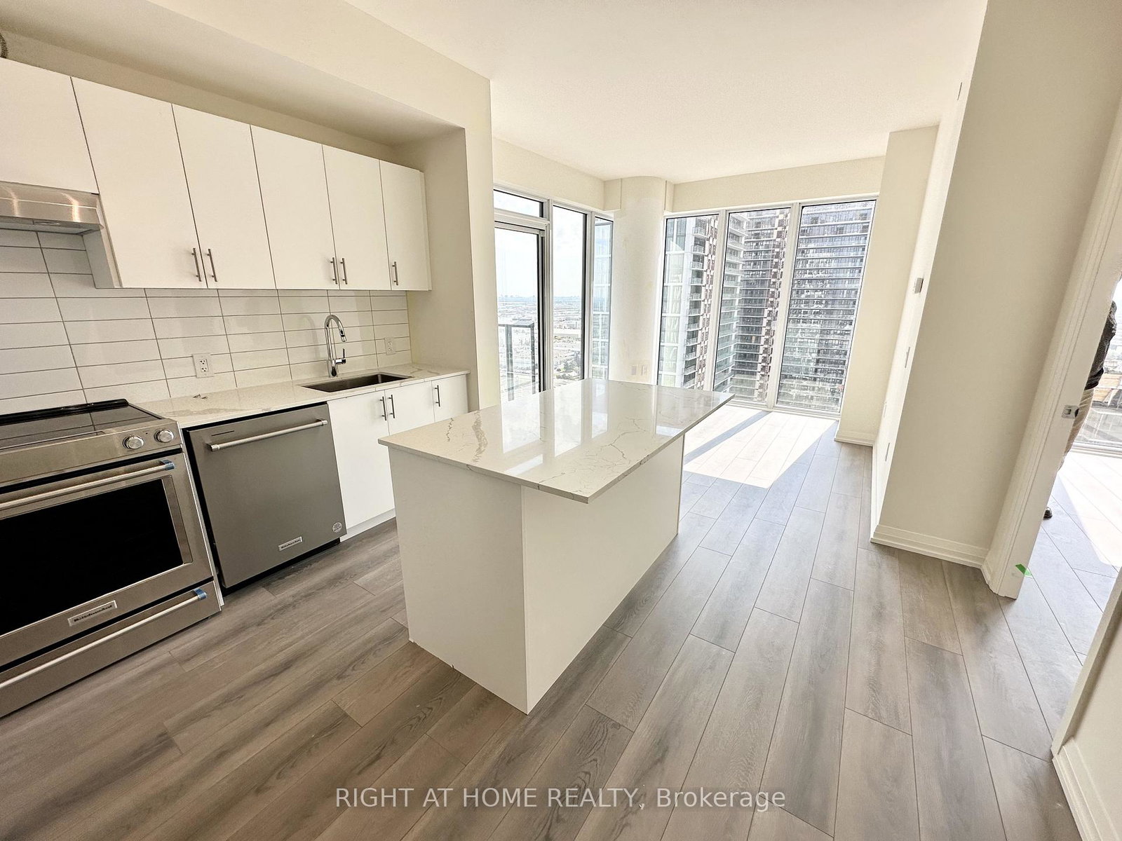 9000-jane-street-vaughan-ontario-n13033358