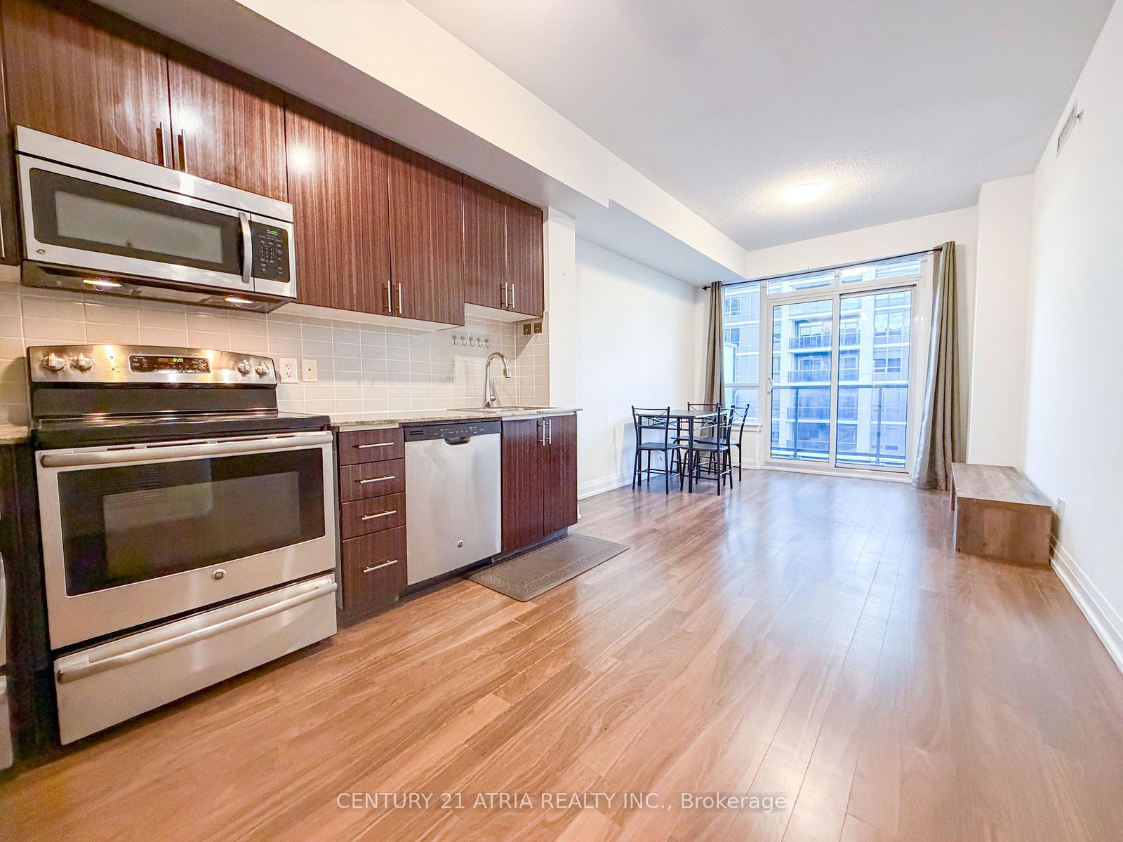 7161-yonge-street-markham-ontario-n13034104