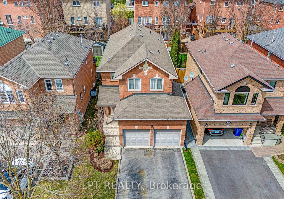 249-rushbrook-drive-newmarket-ontario-n13035488