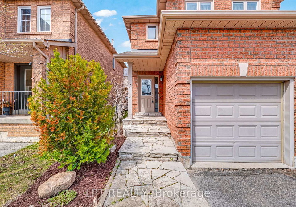 249-rushbrook-drive-newmarket-ontario-n13035488