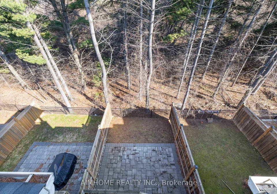 92-radial-drive-aurora-ontario-n13036476