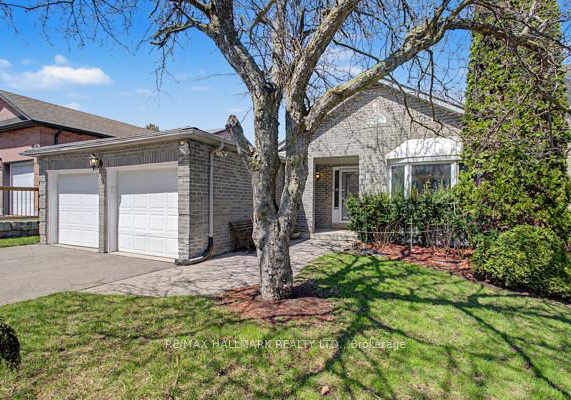 10-haskell-crescent-aurora-ontario-n13036702