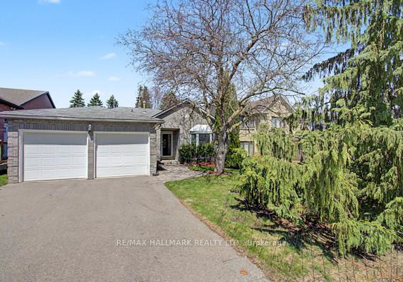10-haskell-crescent-aurora-ontario-n13036702