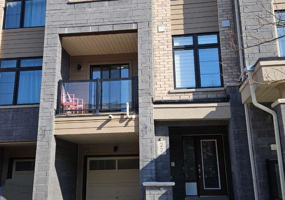 22-vantage-loop-newmarket-ontario-n13037794