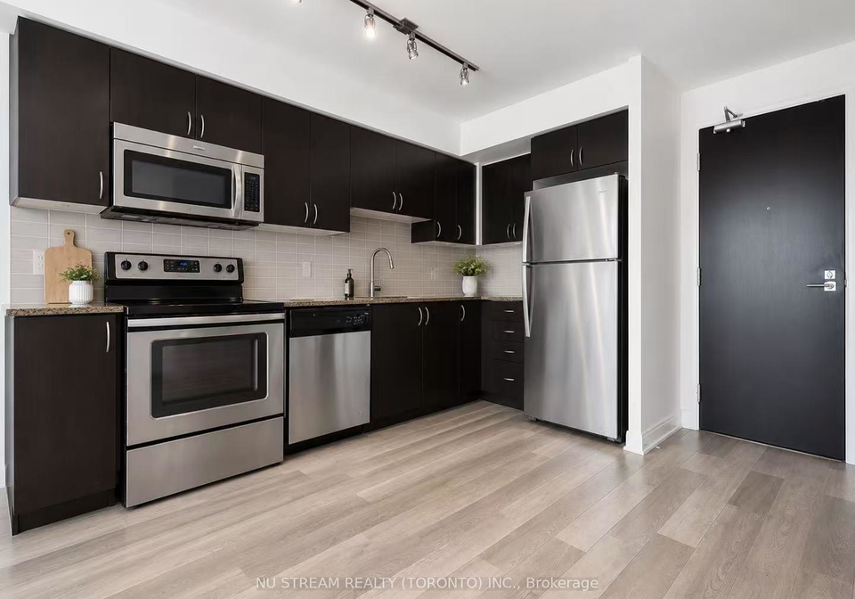 372-hwy-7-e-richmond-hill-ontario-n13037822