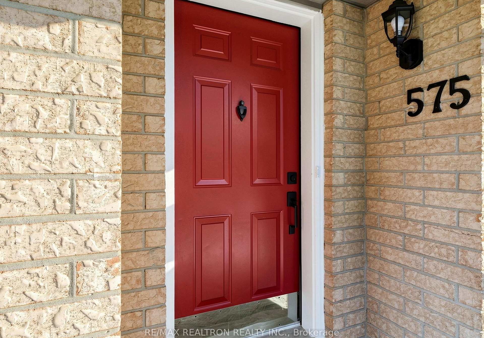 575-walpole-crescent-newmarket-ontario-n13038764