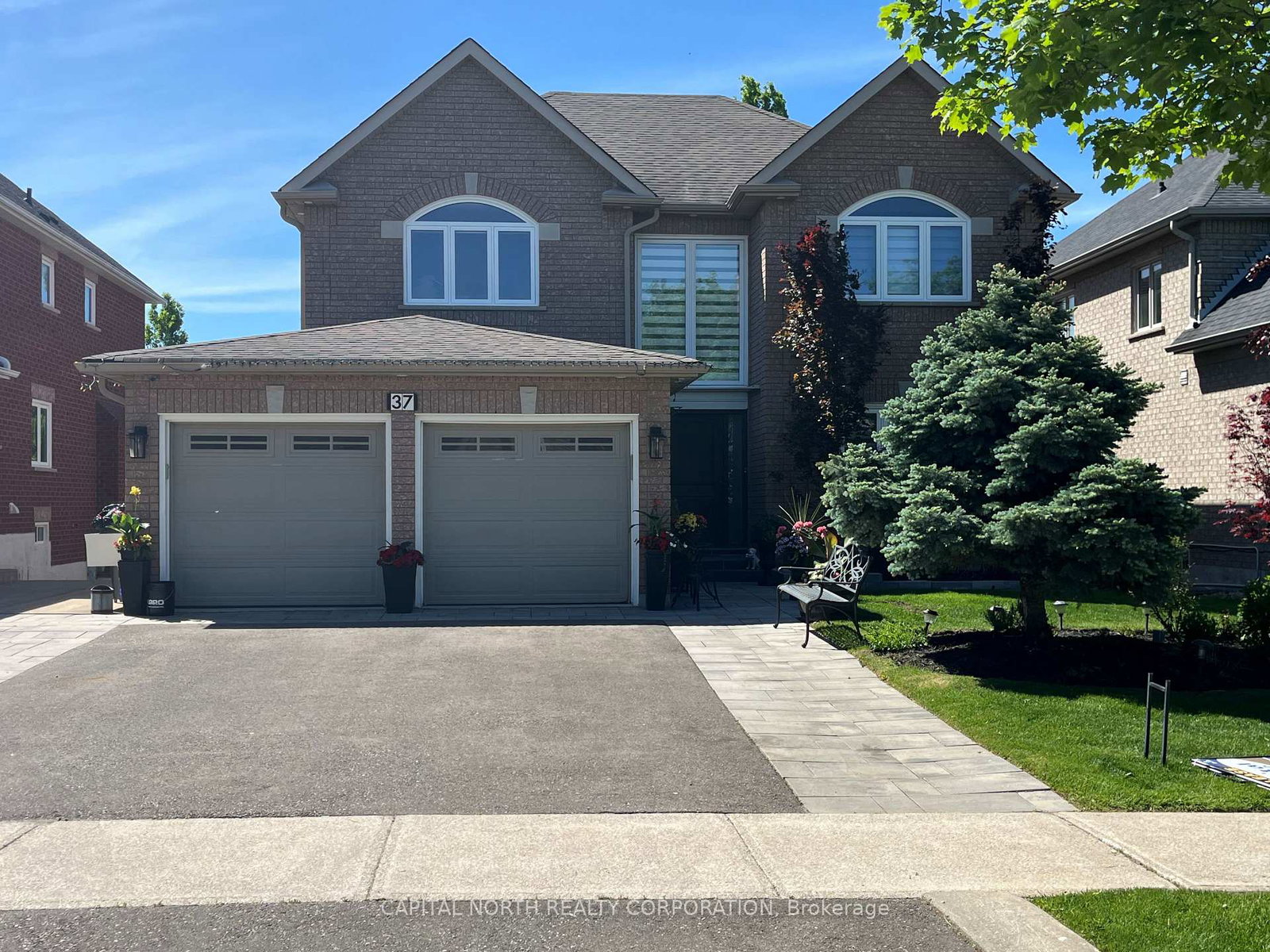 37-robertson-close-vaughan-ontario-n13039614