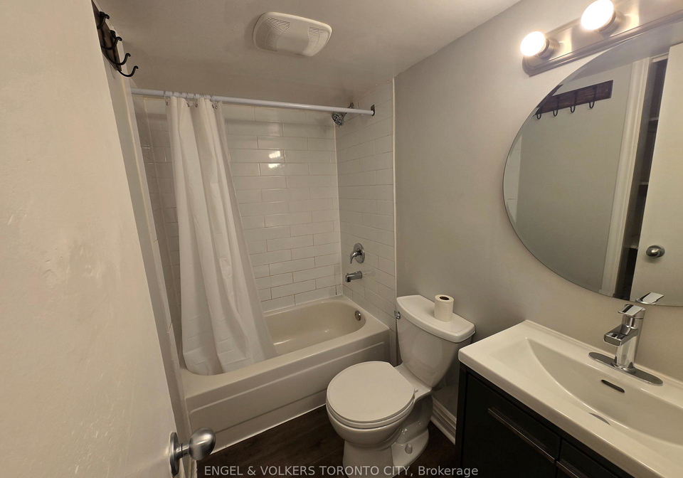 209-septonne-avenue-newmarket-ontario-n13039620