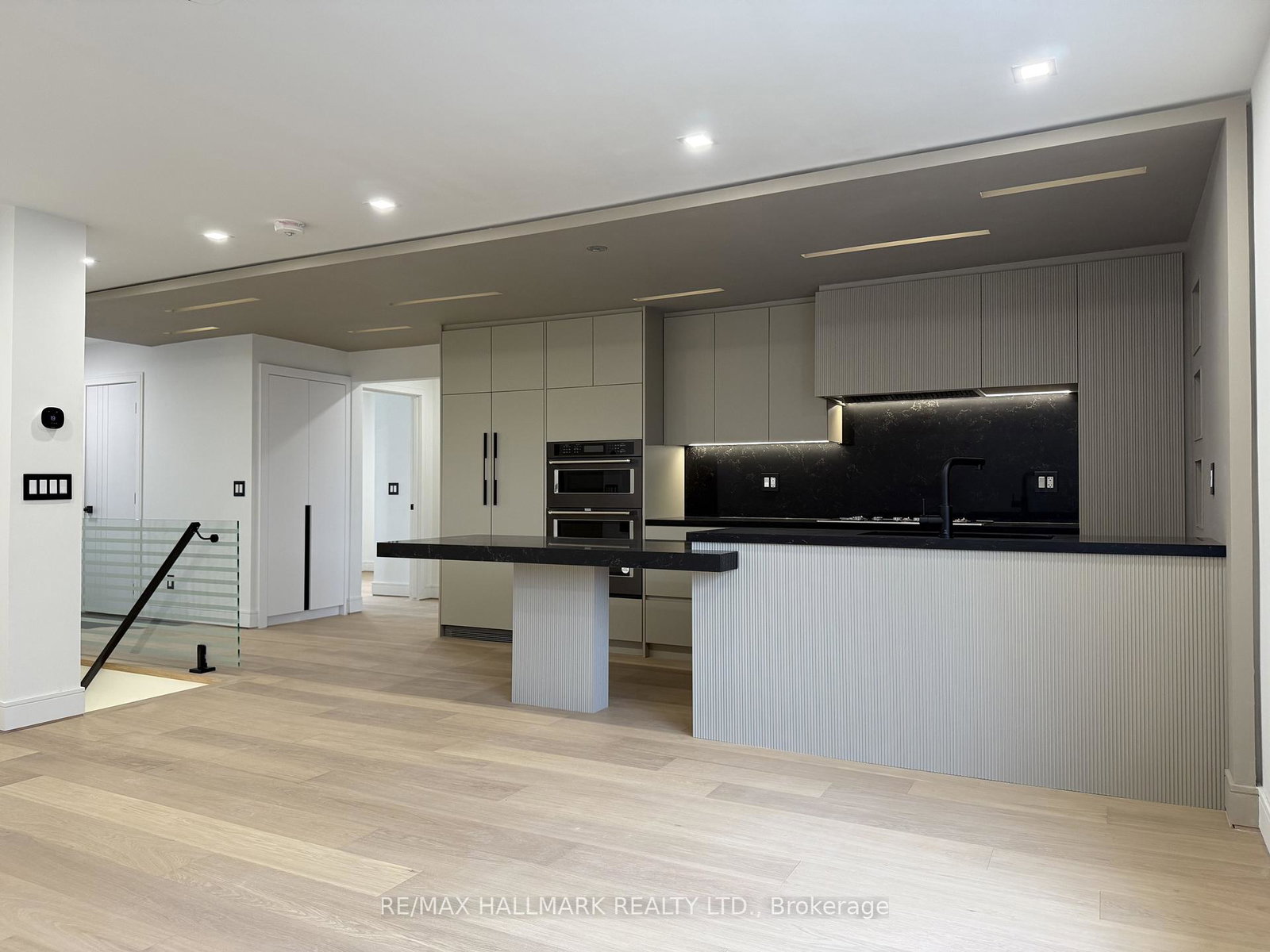 189-lloyd-avenue-newmarket-ontario-n13041200