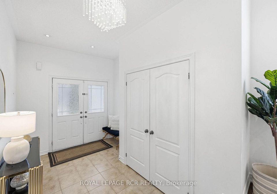 18-kerr-lane-aurora-ontario-n13042708