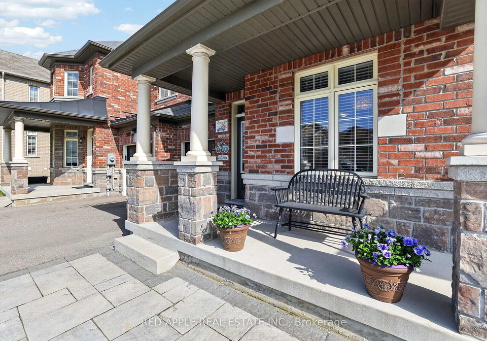 347-luck-court-newmarket-ontario-n13043420