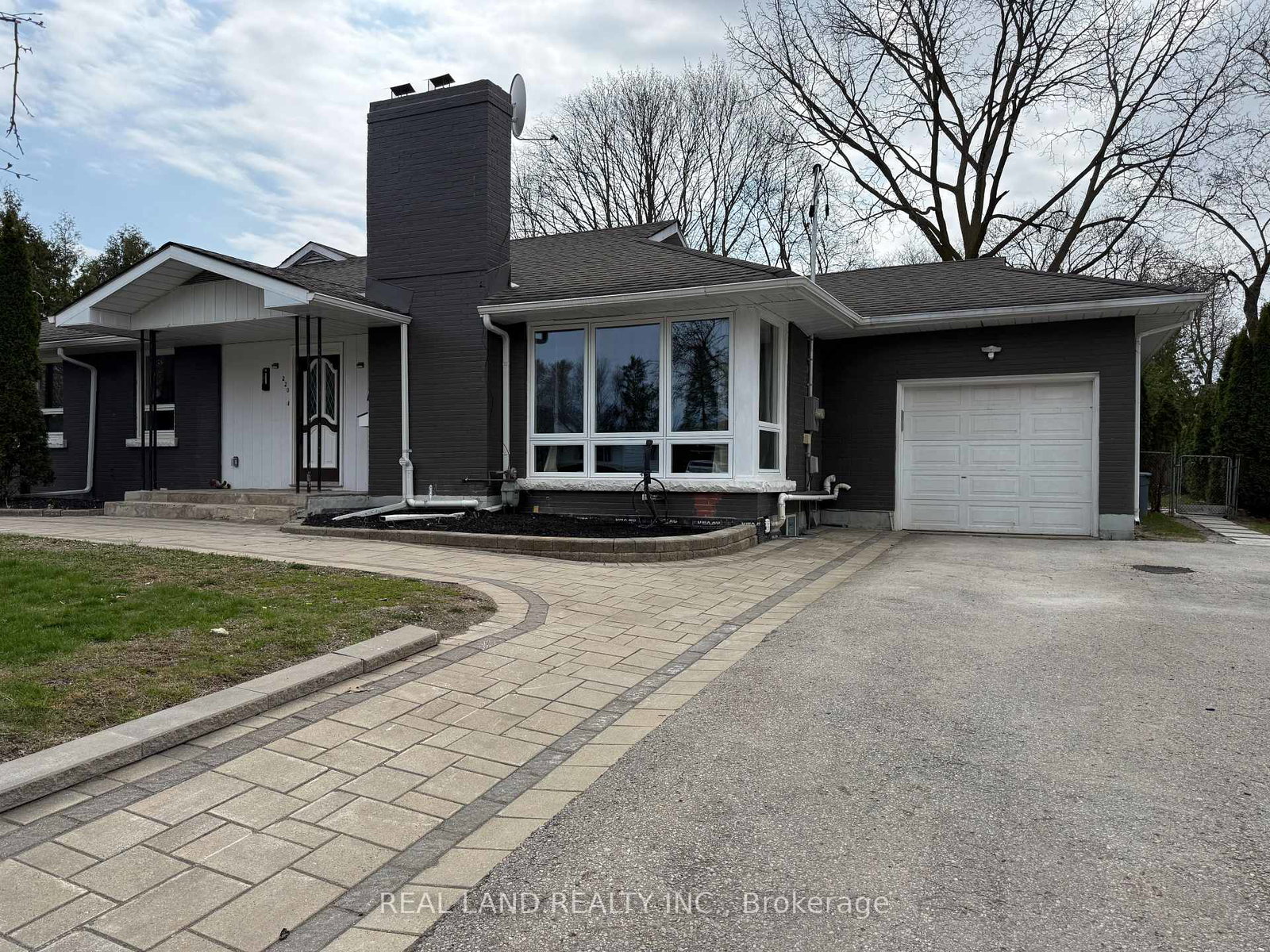 220-millard-avenue-newmarket-ontario-n13043858