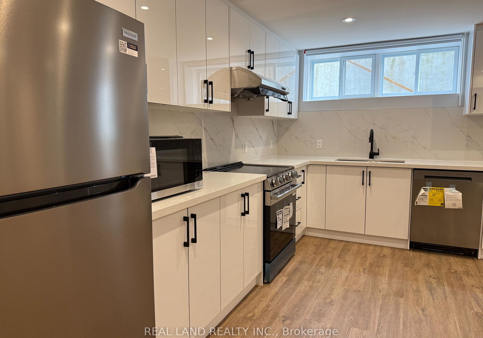 220-millard-avenue-newmarket-ontario-n13043874
