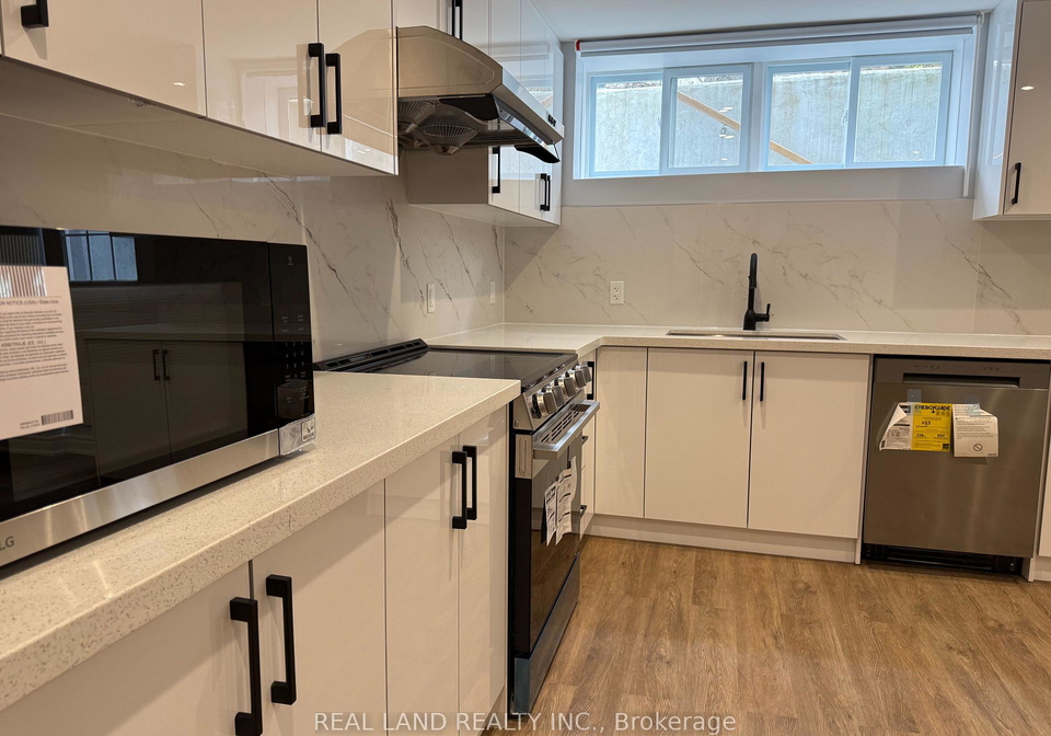 220-millard-avenue-newmarket-ontario-n13043874