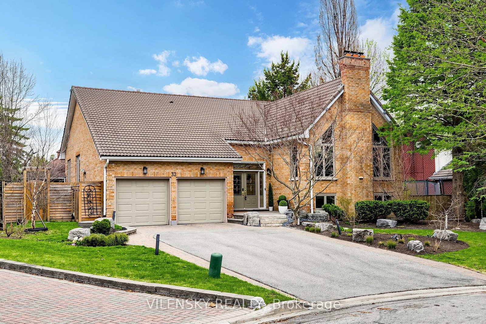 32-whitfield-court-aurora-ontario-n13044594